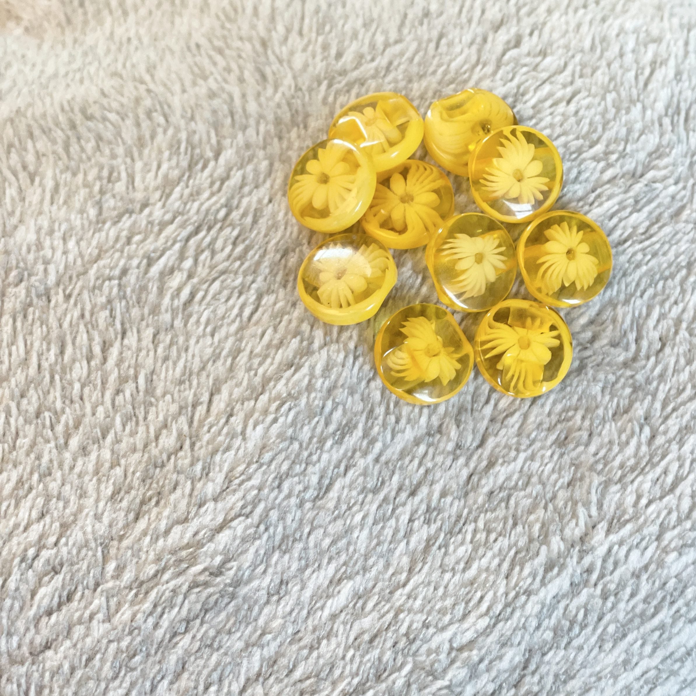 Blomster-knapper (gul)