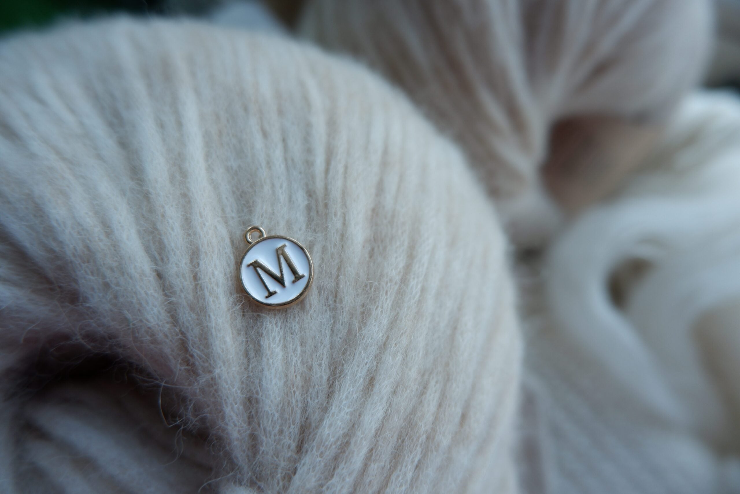 "M"-bogstav-markør (hvid)