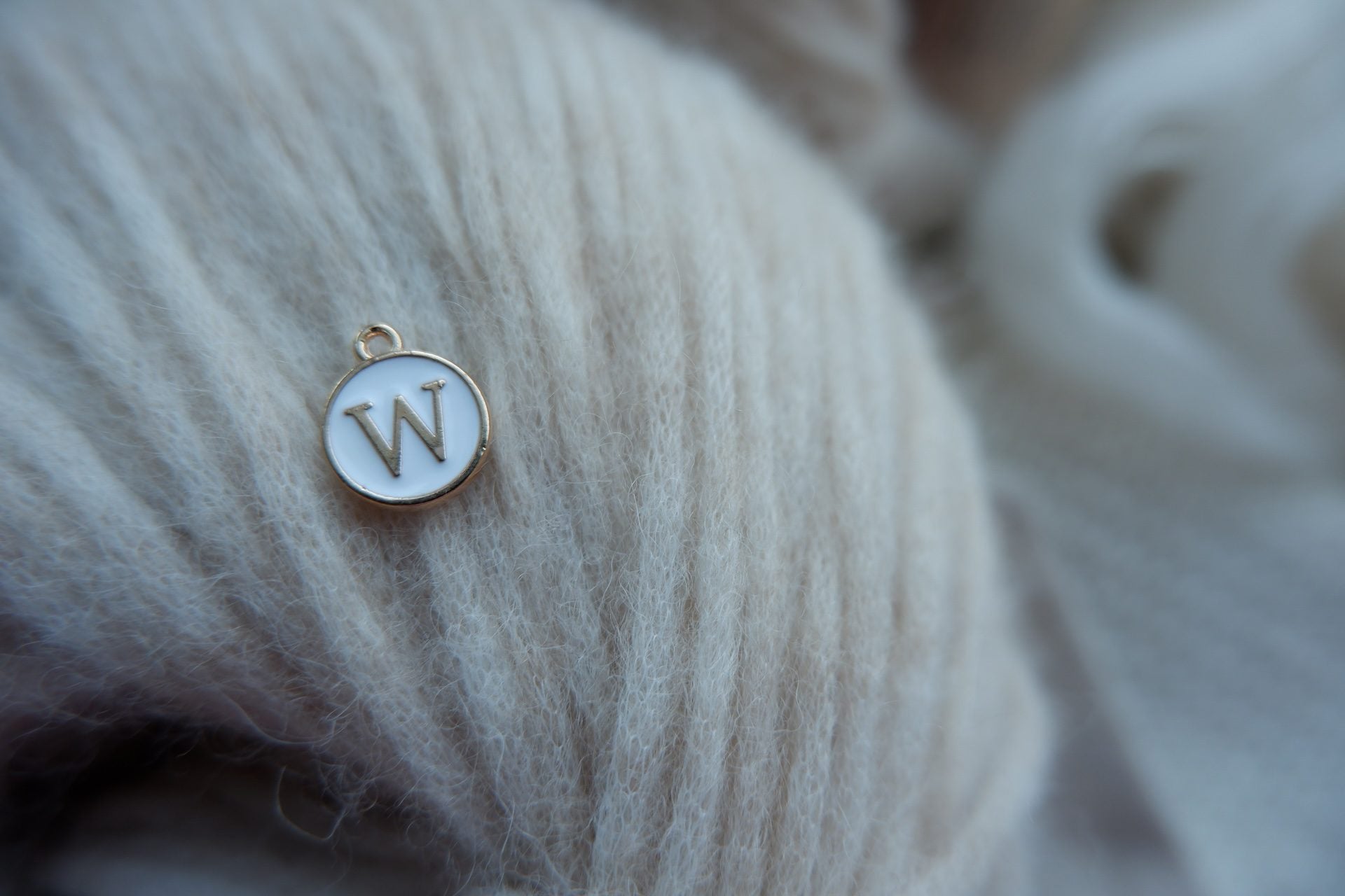 "W"-bogstav-markør (hvid)