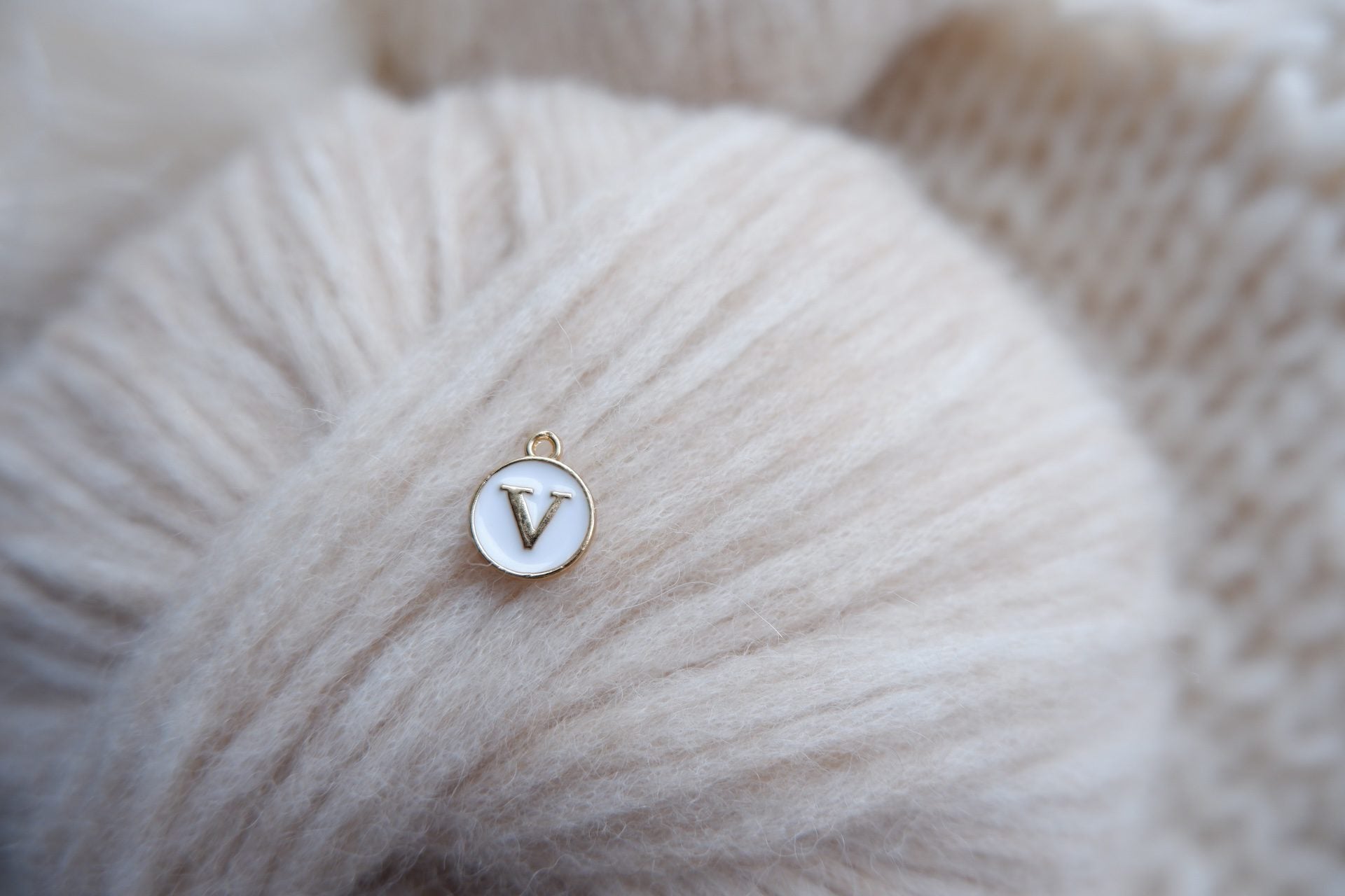 "V"-bogstav-markør (hvid)