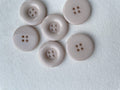 Beige-knapper