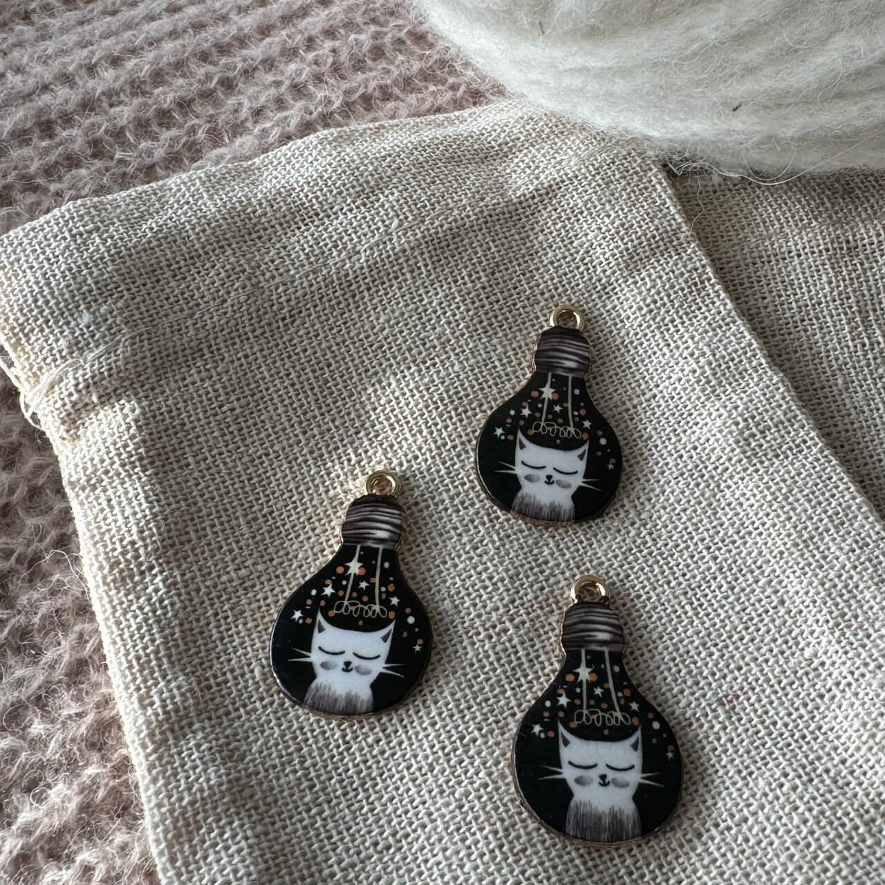 Kat-i-elpære-markør, sort (metal)