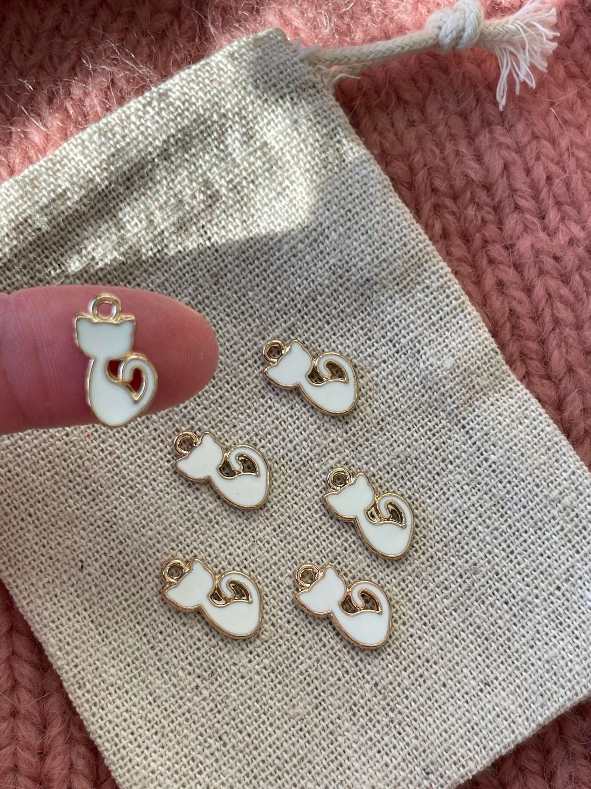 Katte-markør (siddende, hvid - metal)