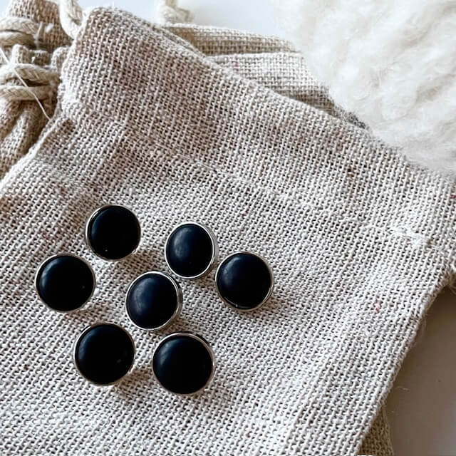 Perleknap, Matsort-sølv