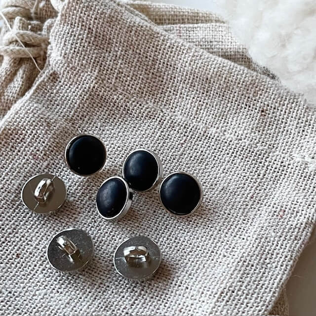 Perleknap, Matsort-sølv