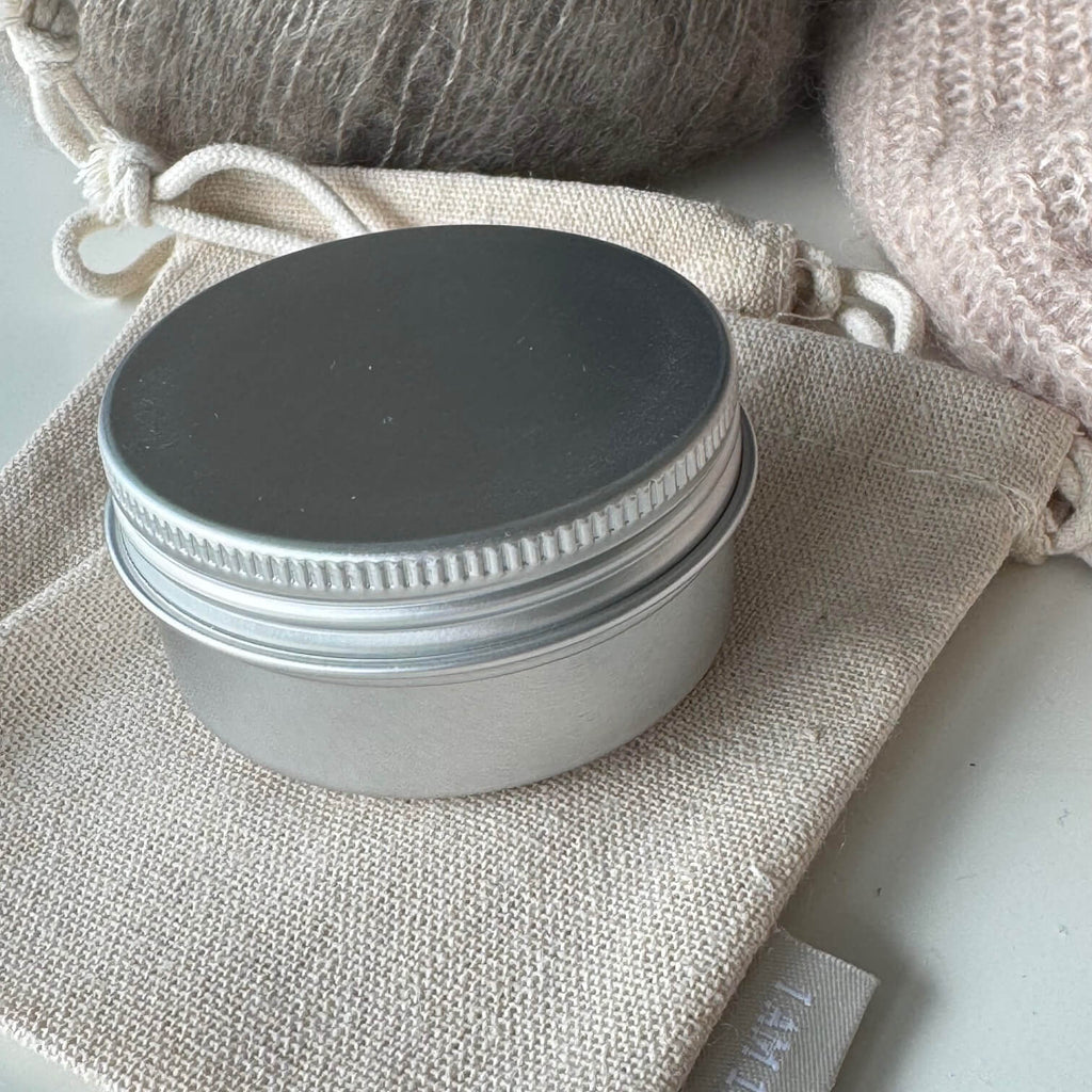 Opbevaringsdåse med indhold, Sølv