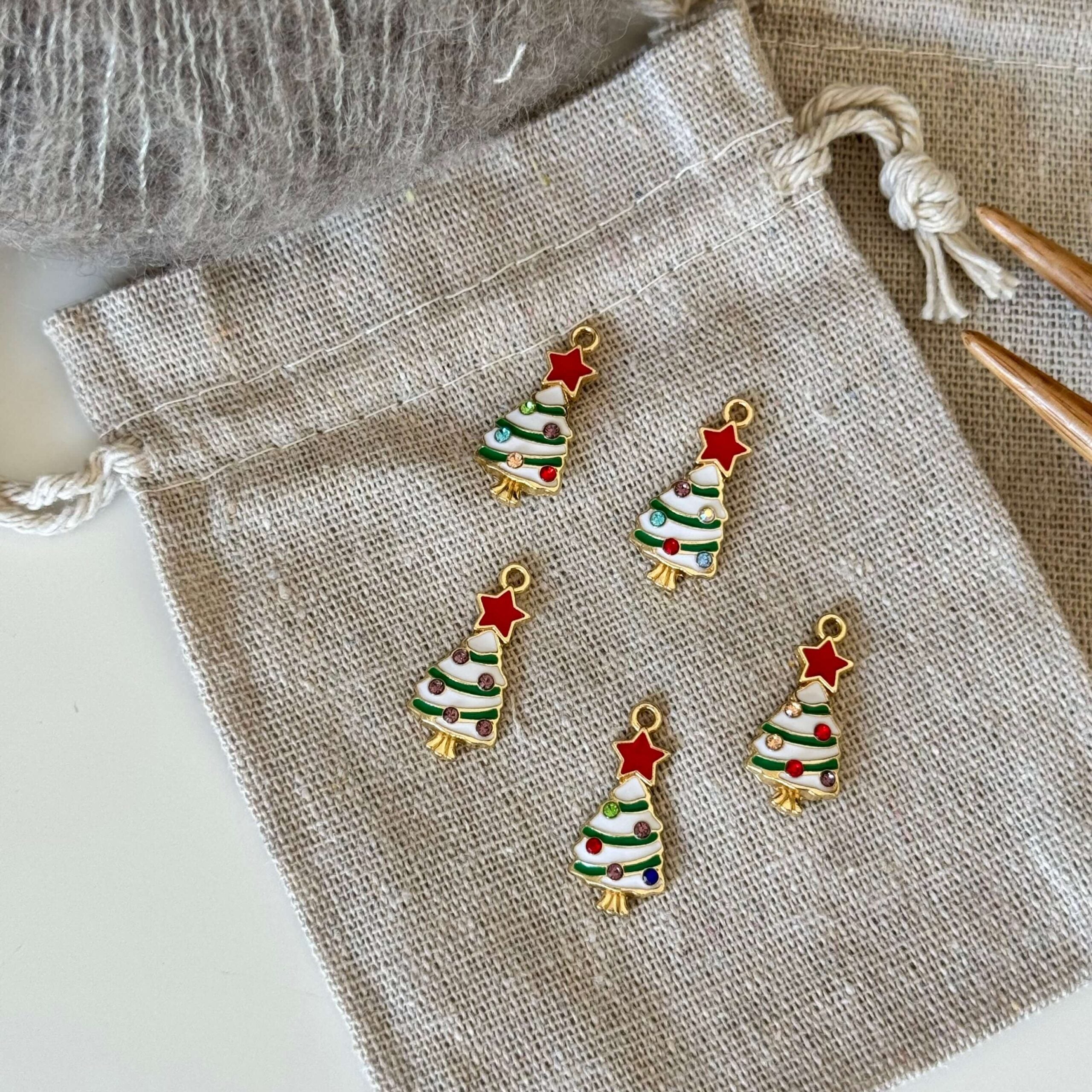 Juletræ med pynt-markør (metal)