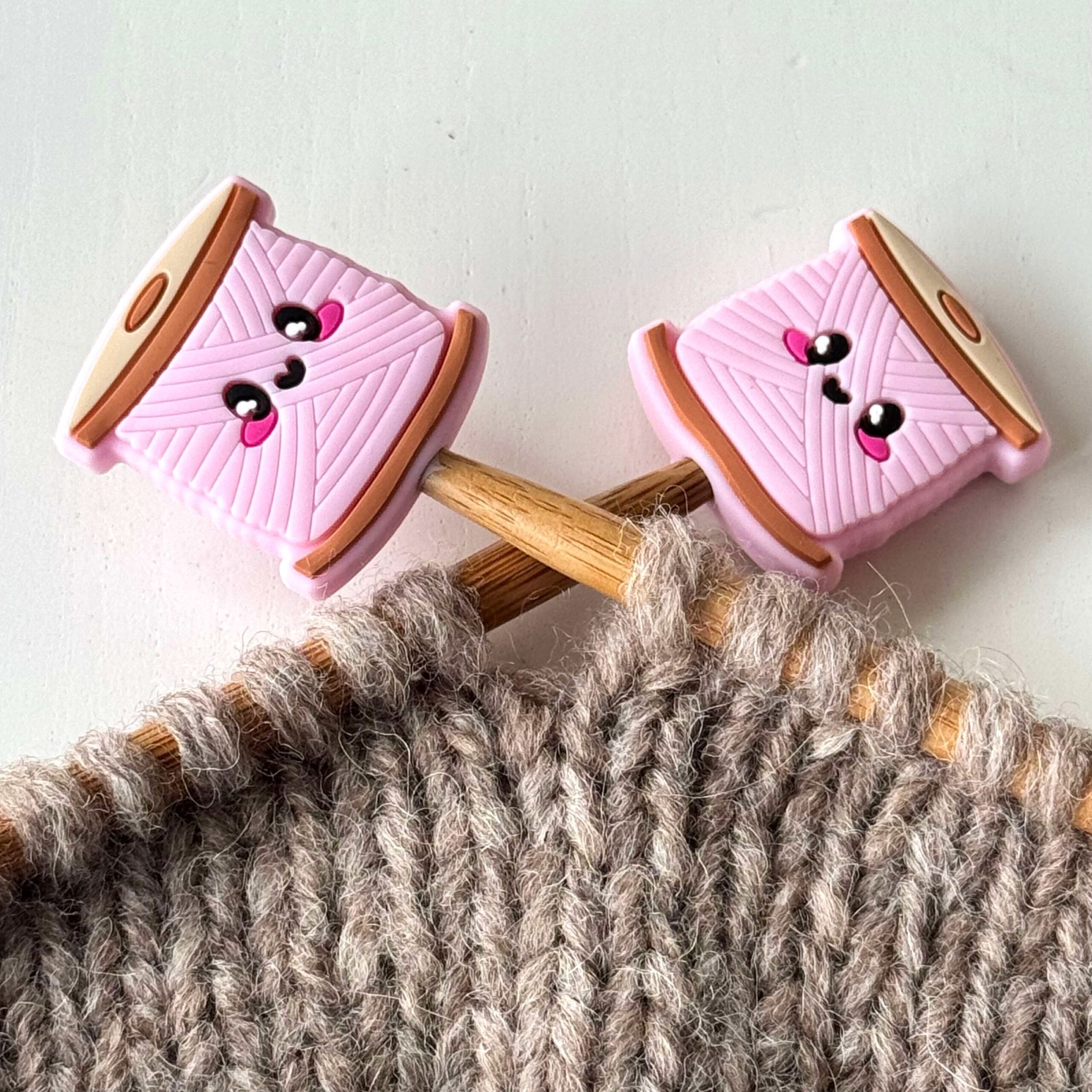 Maskestopper - Garnnøgle, rosa