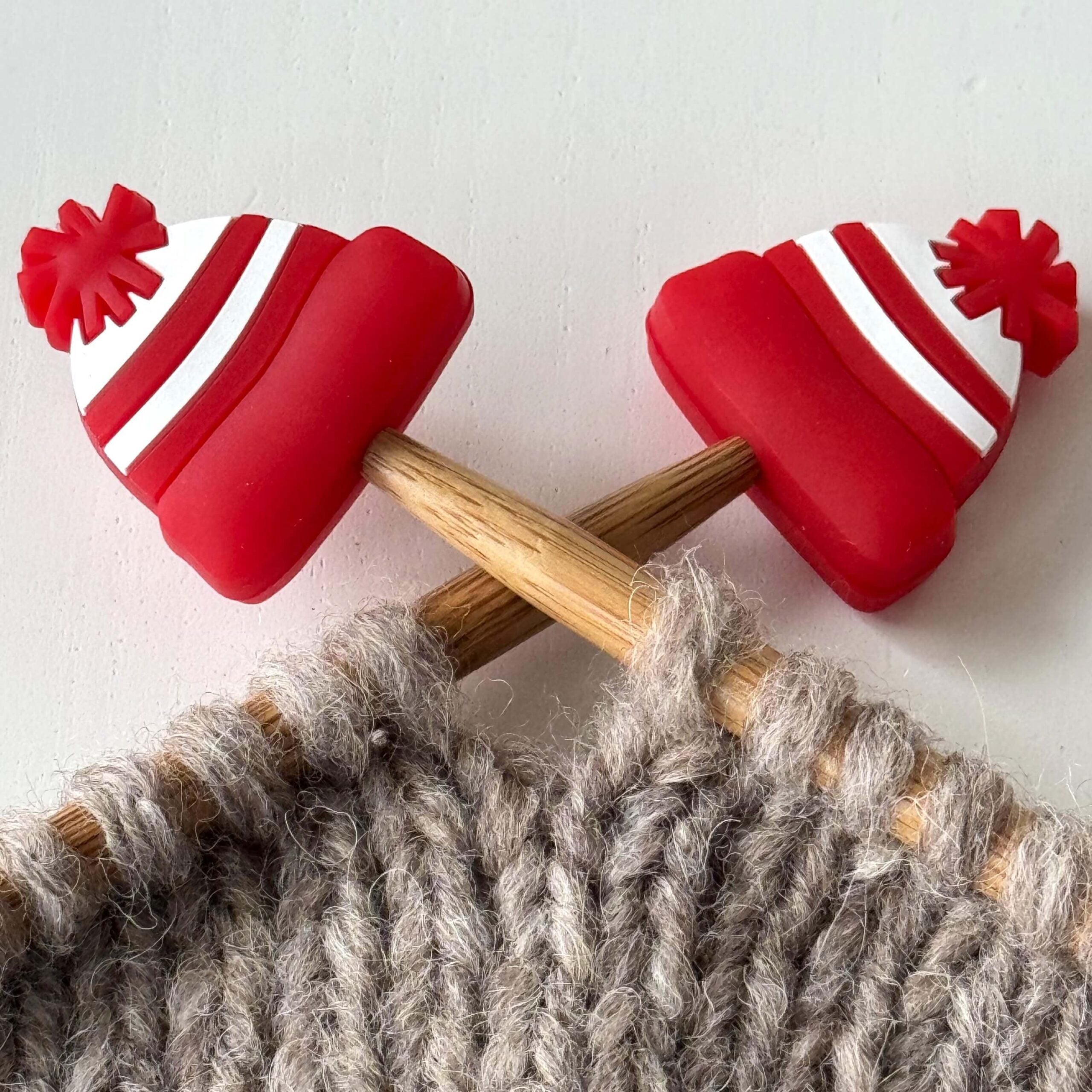 Maskestopper - Rød tophue